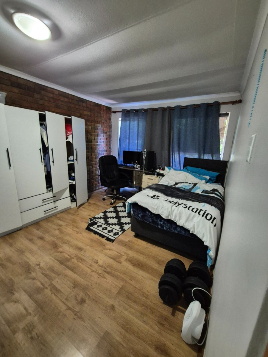 To Let 3 Bedroom Property for Rent in Pellissier Free State